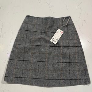 Uniqlo Gray Checkered A-Line Skirt